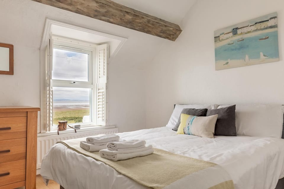 Free Birds Rest - Coastal Escape - Sleeps 8 House in Allerdale District