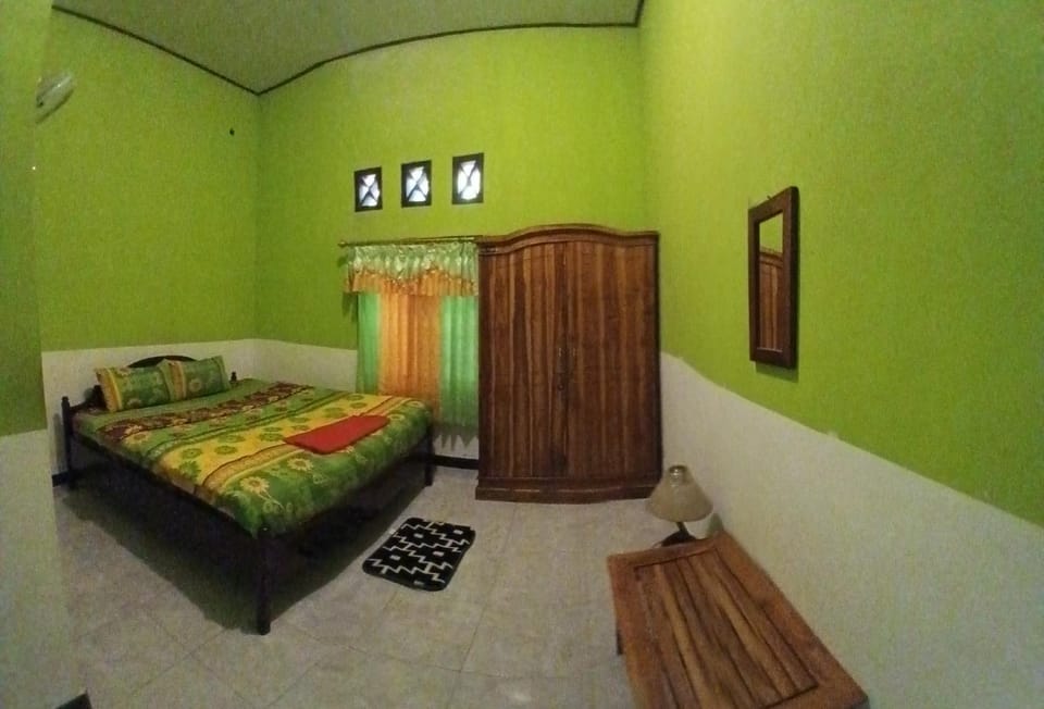 Azka Homestay Bed and Breakfast in Batu Layar