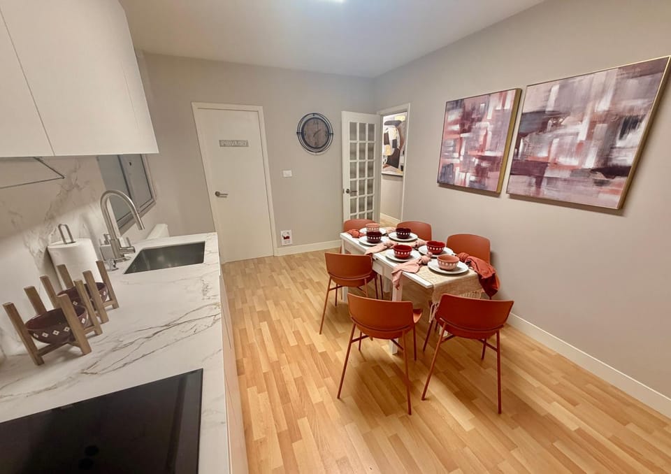 Kitchen or kitchenette, Dining area, kitchen