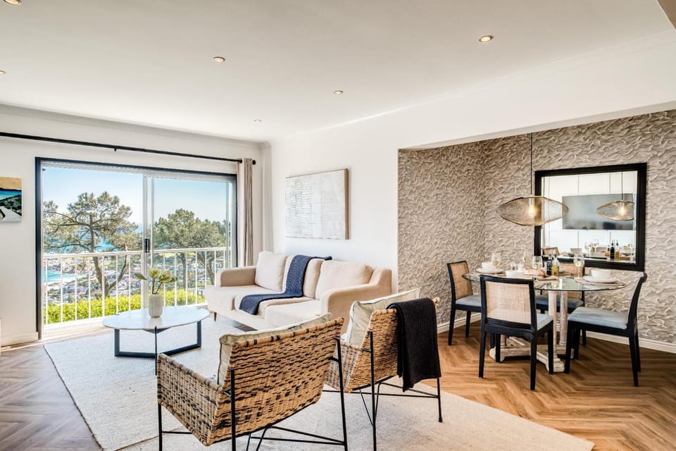View (from property/room), Living room, Seating area, Dining area
