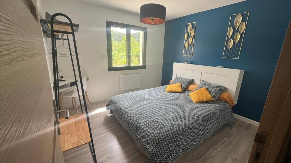 Bed, Bedroom