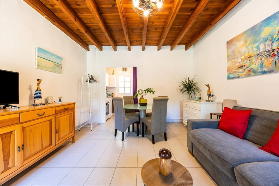 Property building, Living room