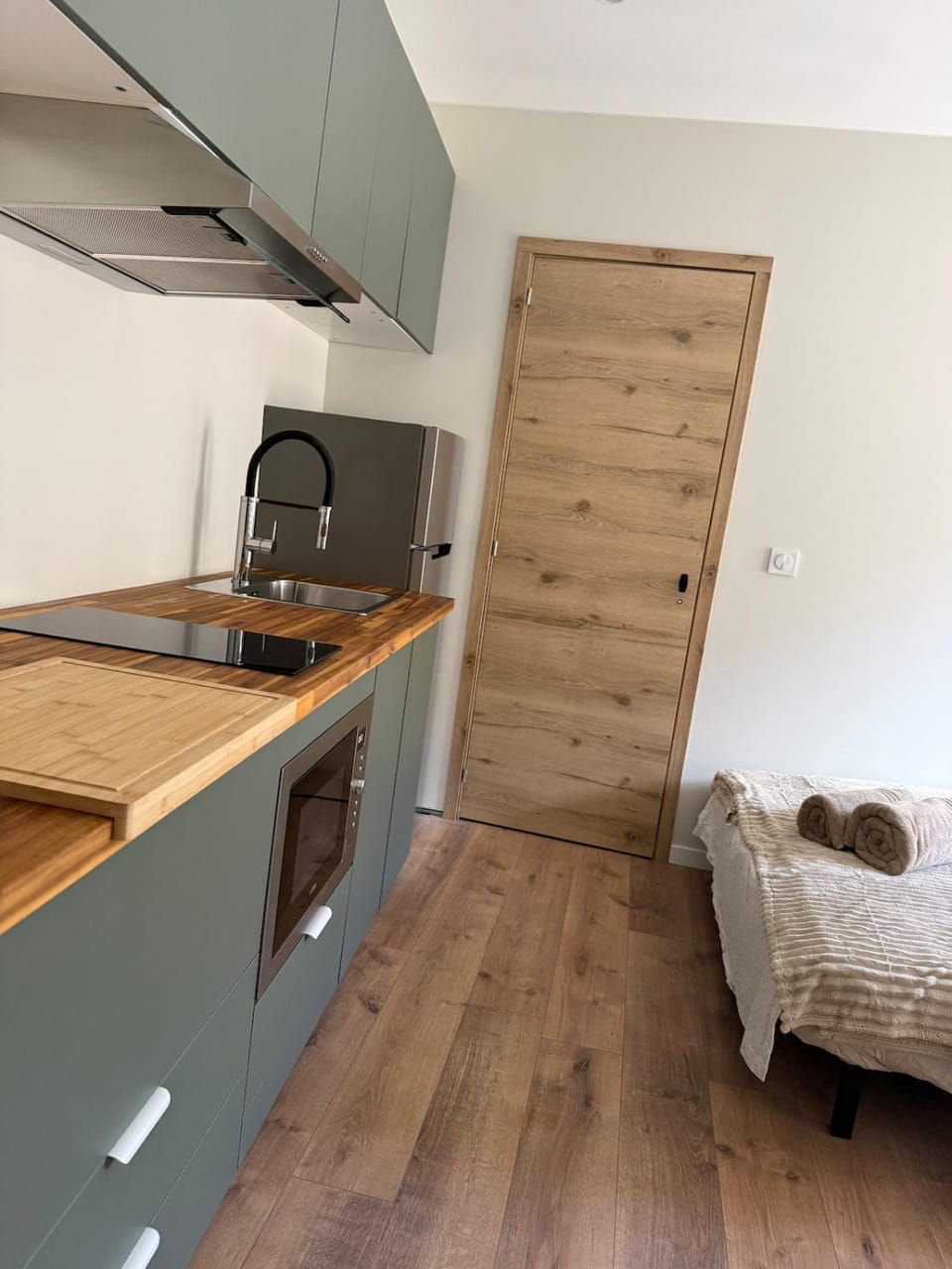 Kitchen or kitchenette, stove
