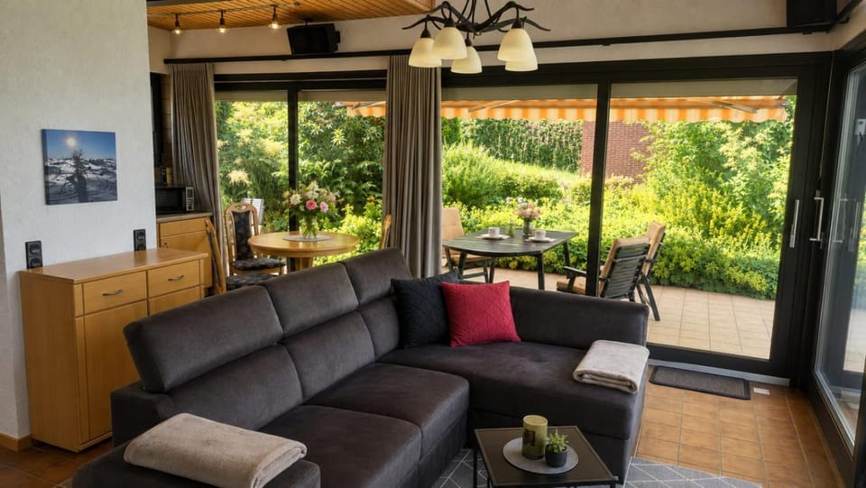 Balcony/Terrace, Living room, Seating area, Dining area