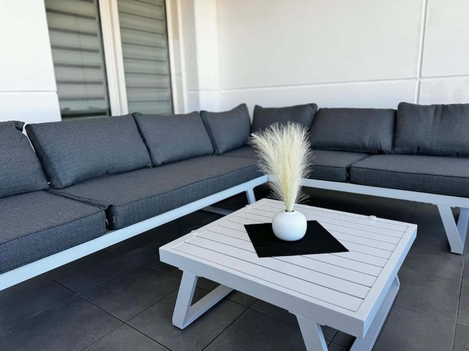 Modern Cevahir Stay, Balcony Views, Free Parking Apartment in Skopje