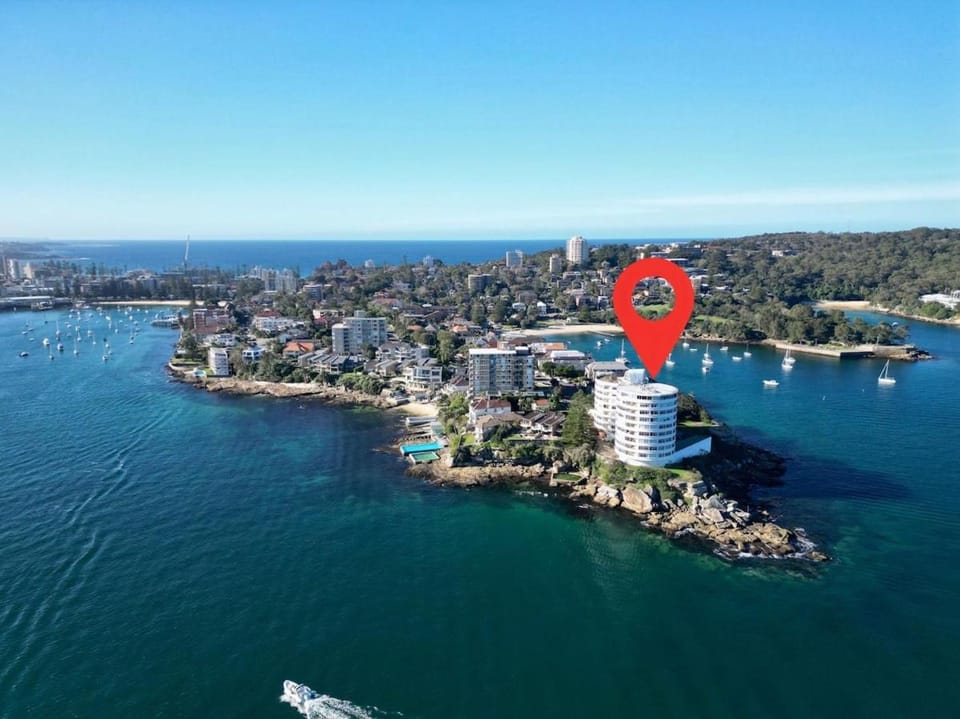 The Manly Coastal Views 2BR, Parking Apartment in Manly