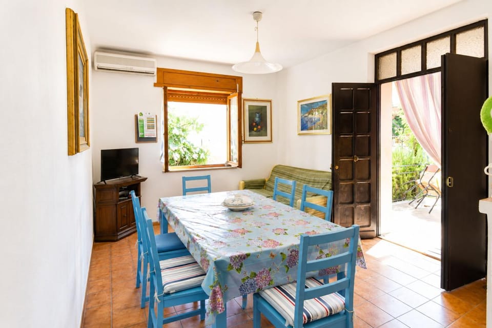 Spring, Summer, Dining area, Autumn