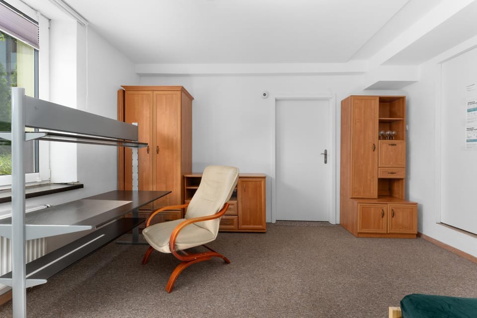 Bed, Living room, Photo of the whole room, Seating area, Bedroom, wardrobe