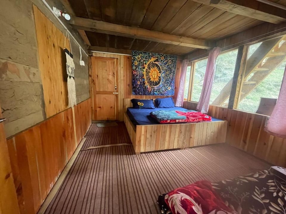 Zevibes Riverside Wood and Stone Villa Villa in Himachal Pradesh