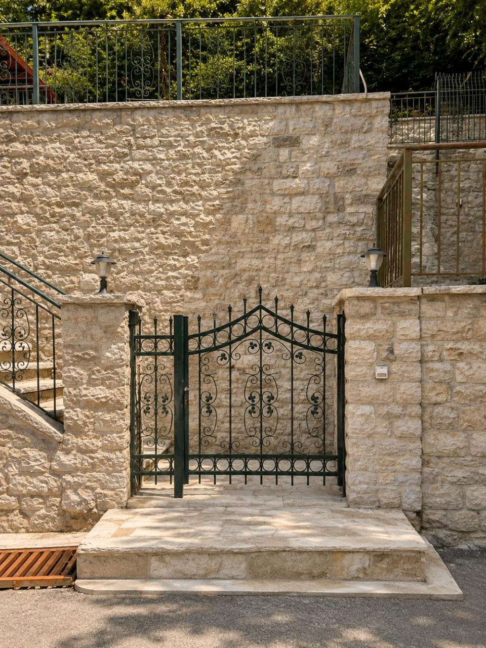 Facade/entrance, Day