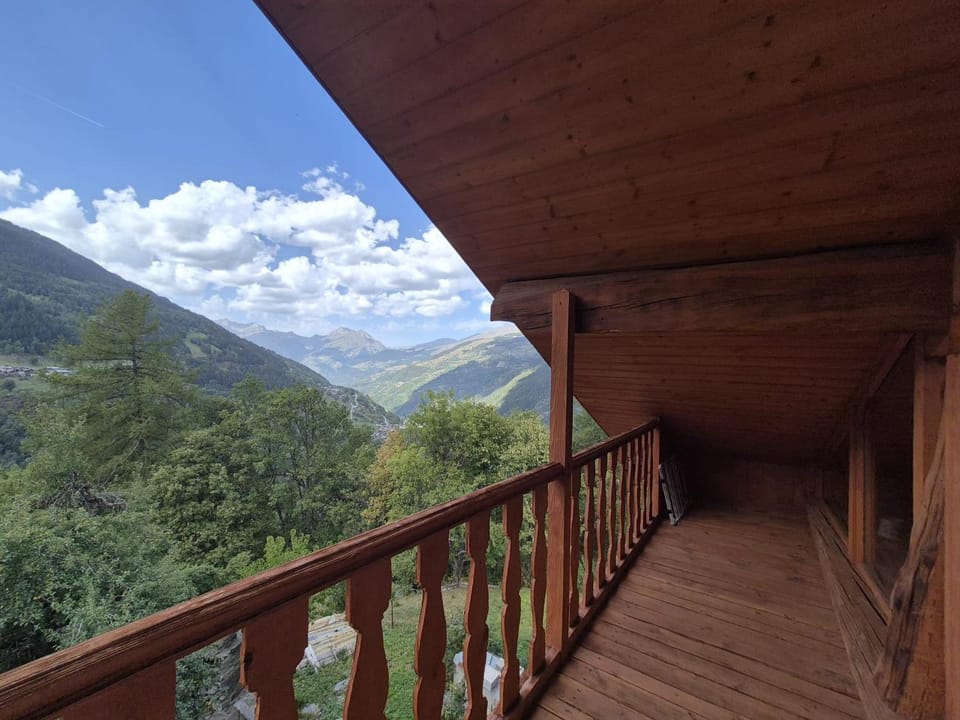 Day, Natural landscape, Balcony/Terrace, Mountain view