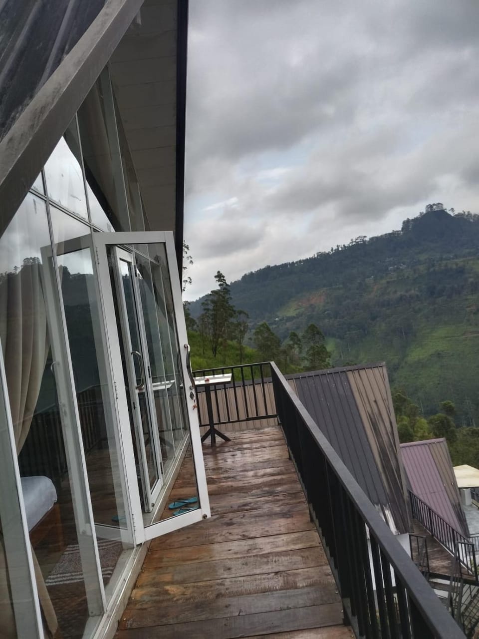 Himaa Villa's Nature lodge in Central Province