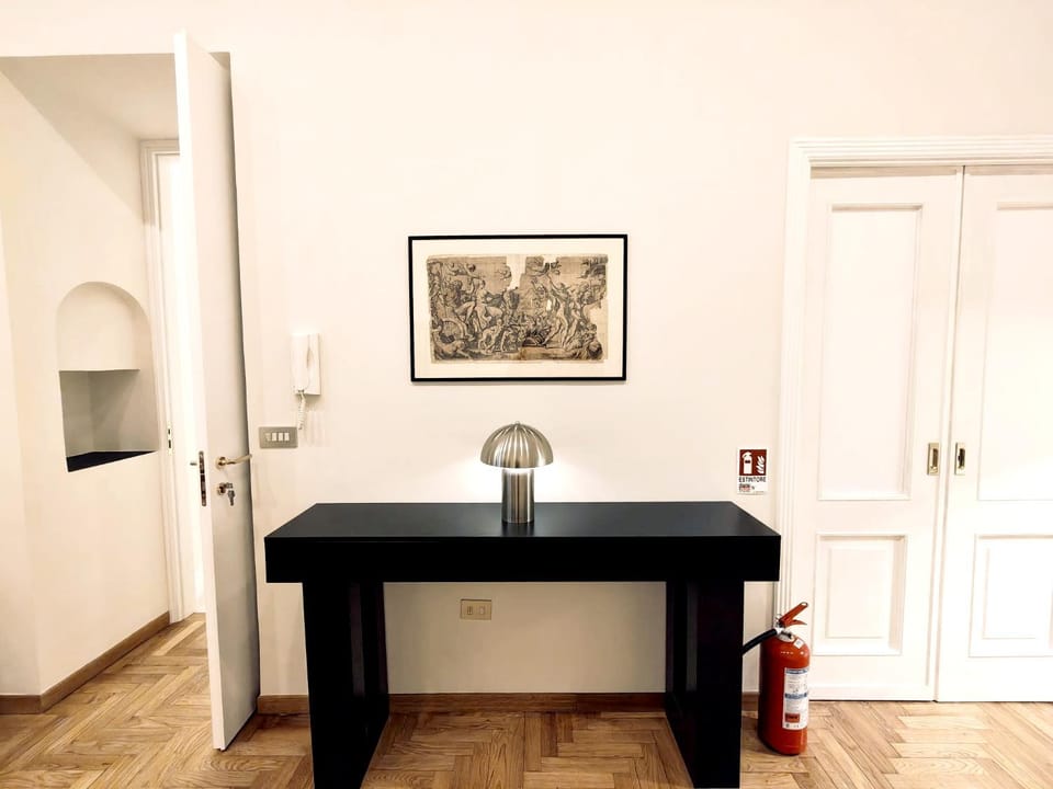 Seating area, Bedroom