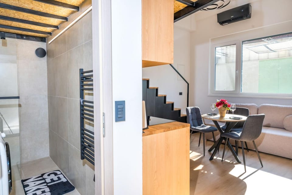 Living room, Dining area