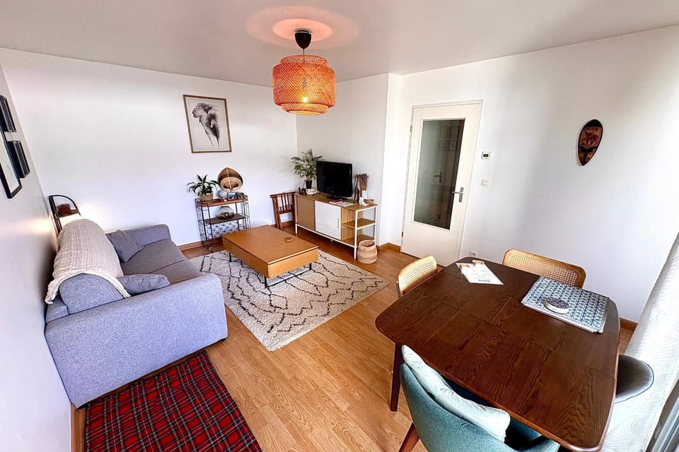 Apartment with balcony near Nantes train station Apartment in Nantes