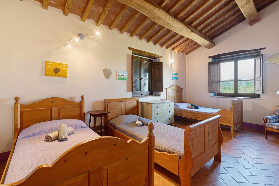 Property building, Living room, Bedroom