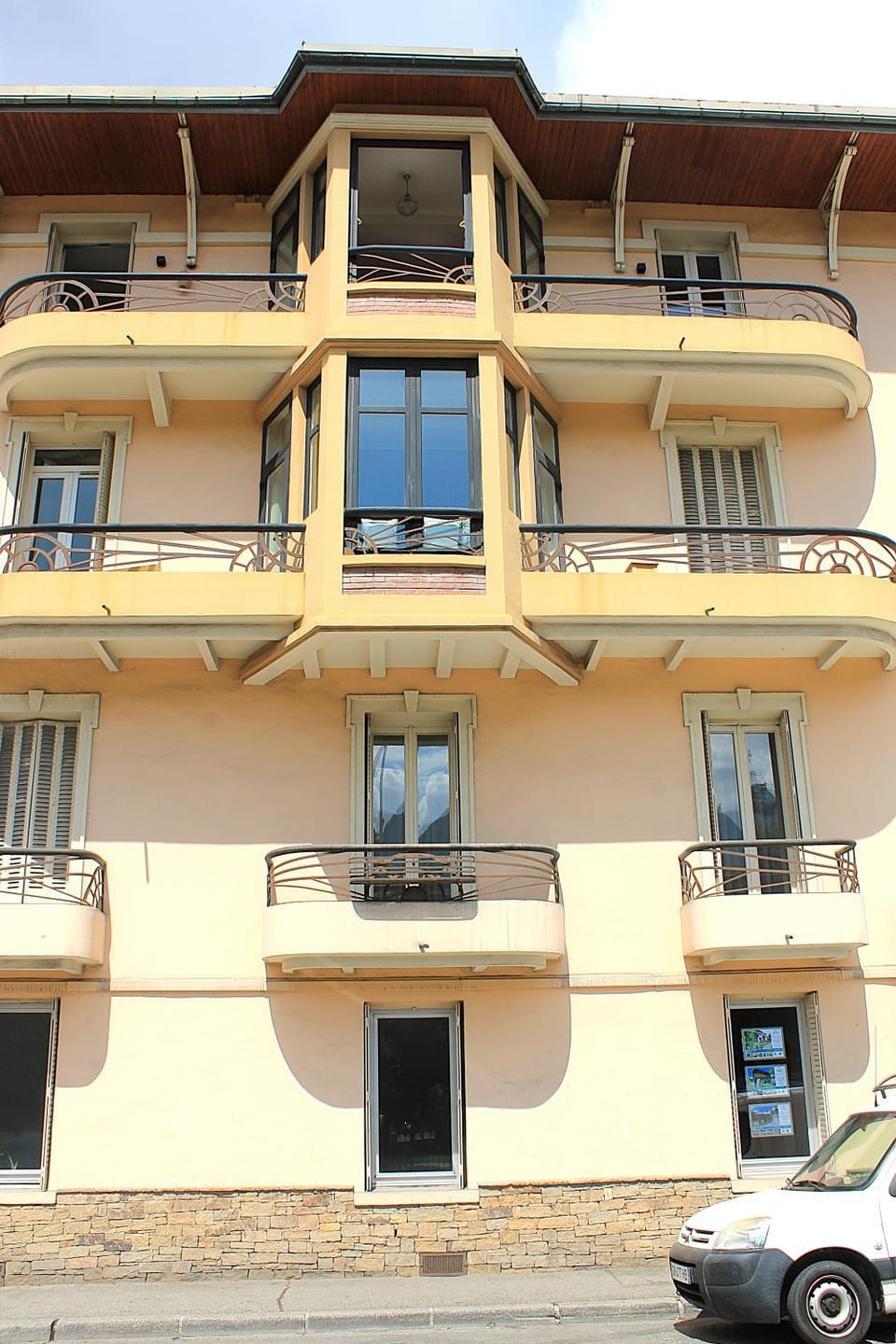 Property building, Balcony/Terrace