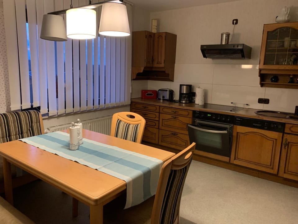 Property building, Kitchen or kitchenette, Living room