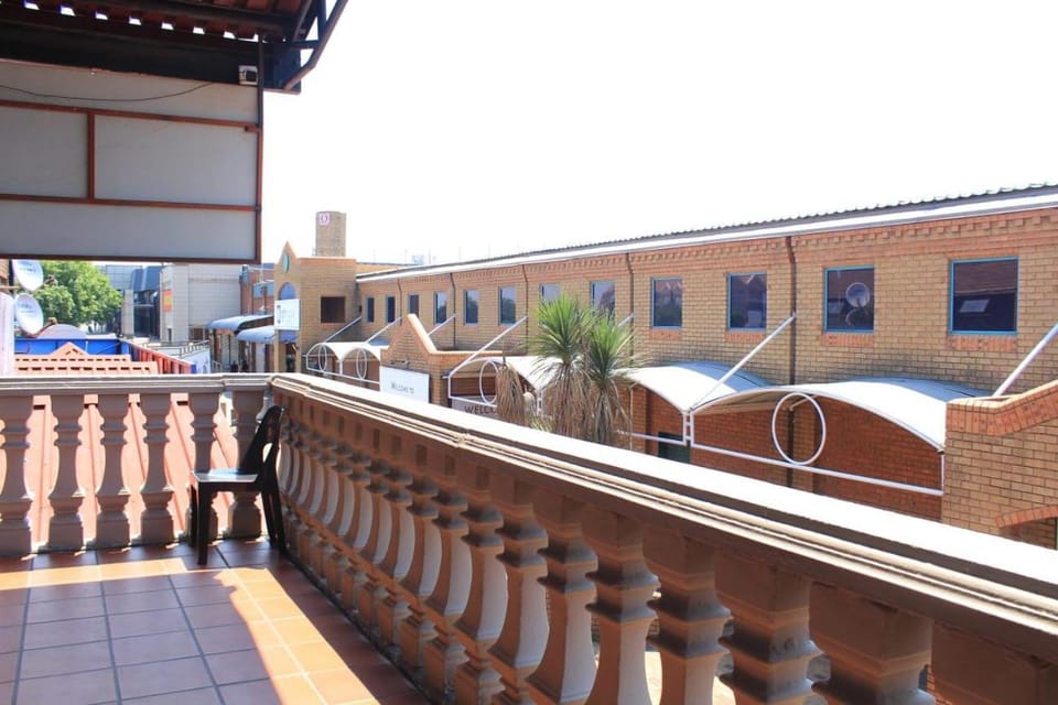 Thully Teams Guest House Bed and Breakfast in South Africa