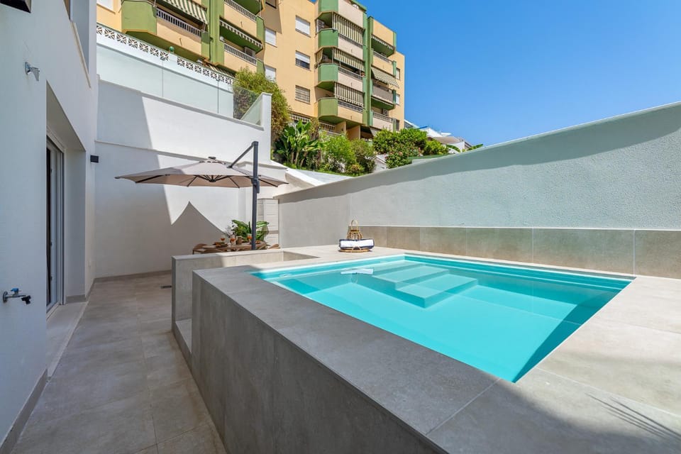 797 HOLIDAY RENTALS-Moderno apartamento con piscina privada Apartment in Torremolinos