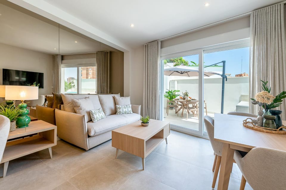 797 HOLIDAY RENTALS-Moderno apartamento con piscina privada Apartment in Torremolinos