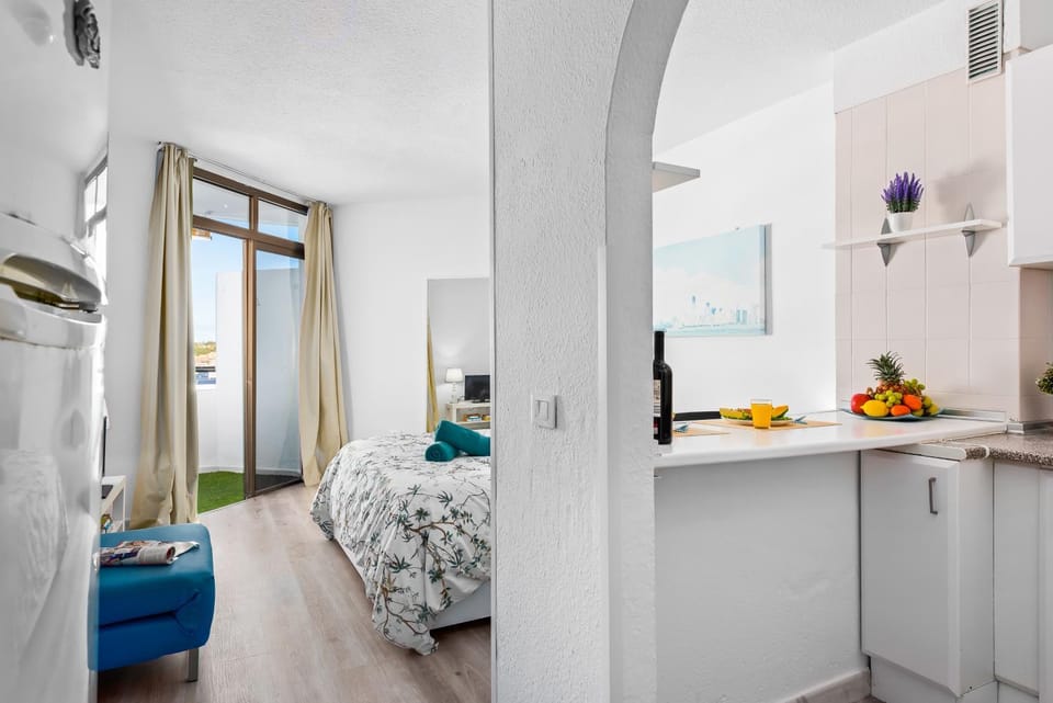 Bed, Kitchen or kitchenette