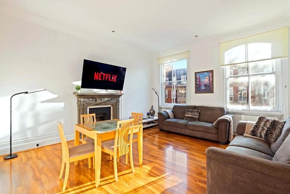 Knightsbridge Two Bedroom Classic Apartment Apartment in City of Westminster