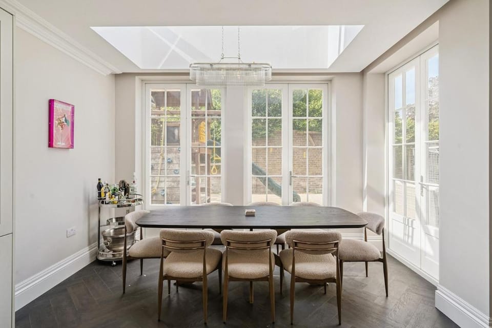 Tudor Villa - A Luxury Riverside Retreat - Sleeps 14 Villa in Molesey