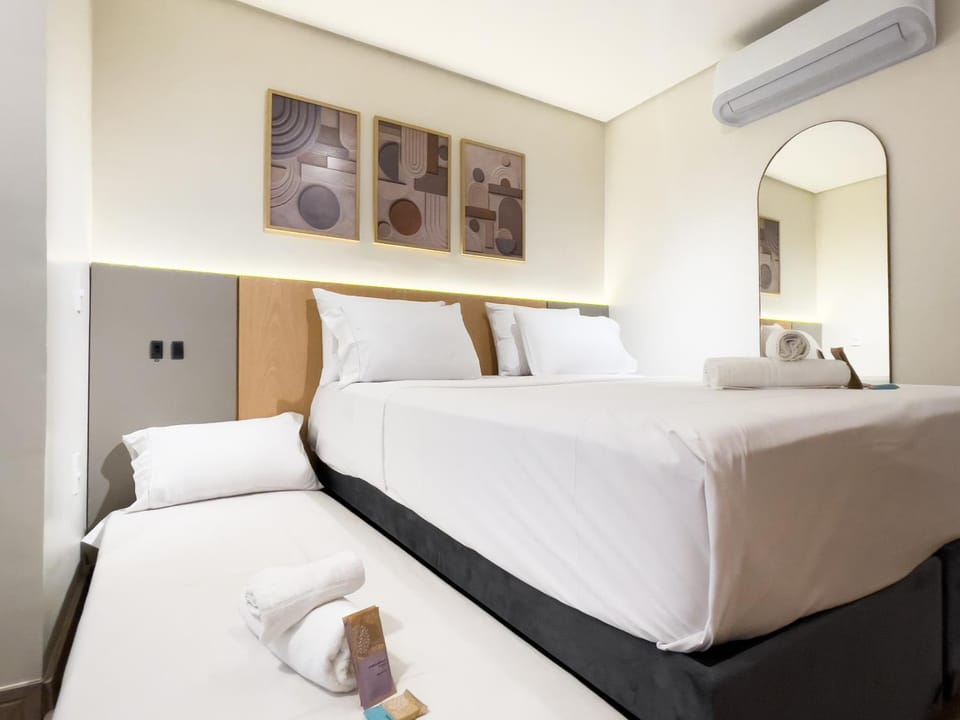 Bed, Photo of the whole room, Bedroom, air conditioner