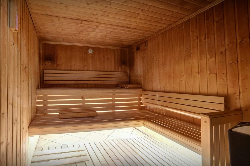 Sauna, Area and facilities