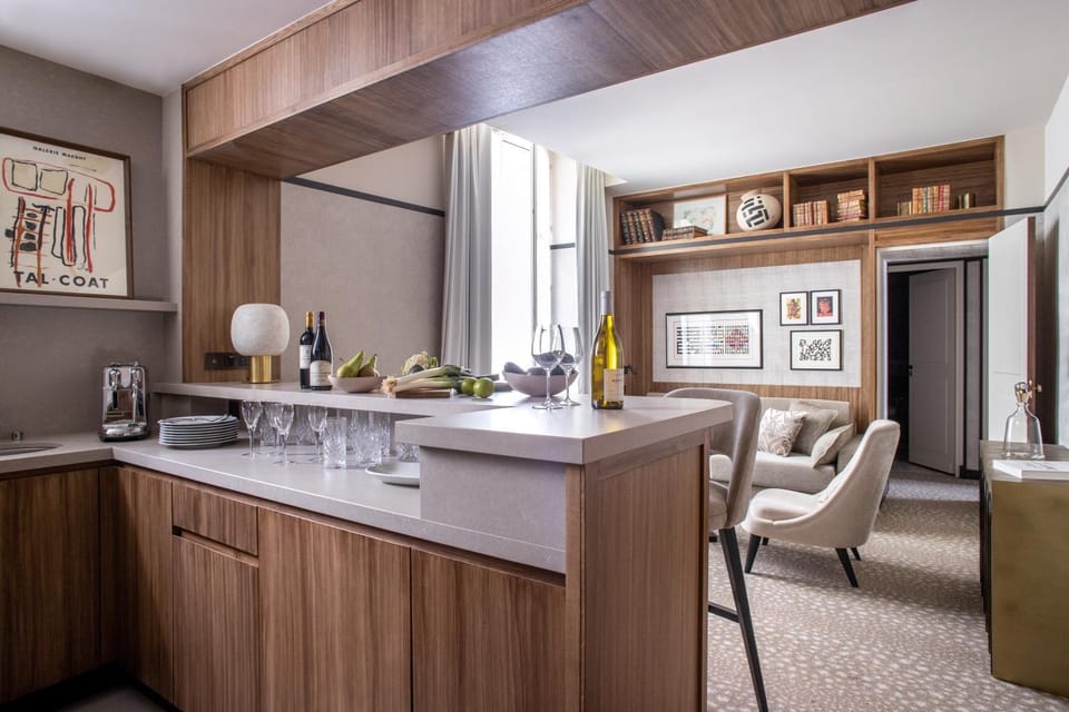Coffee/tea facilities, Kitchen or kitchenette, Living room