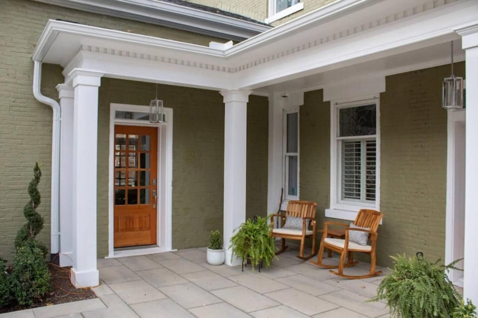 Property building, Facade/entrance