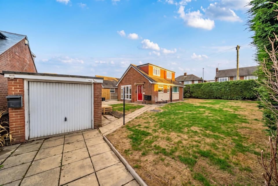 Property building, Garden