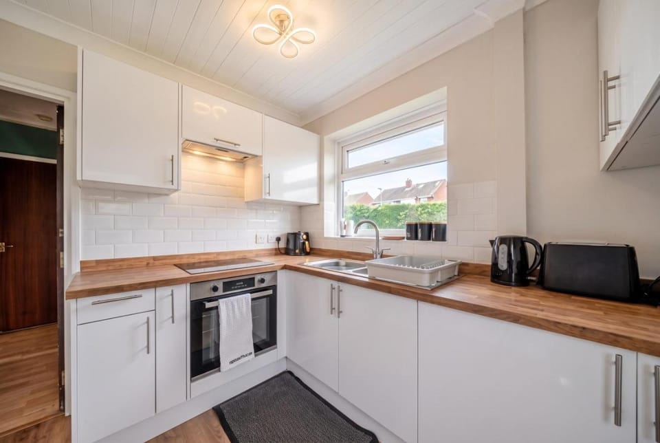 Kitchen or kitchenette, oven, stove