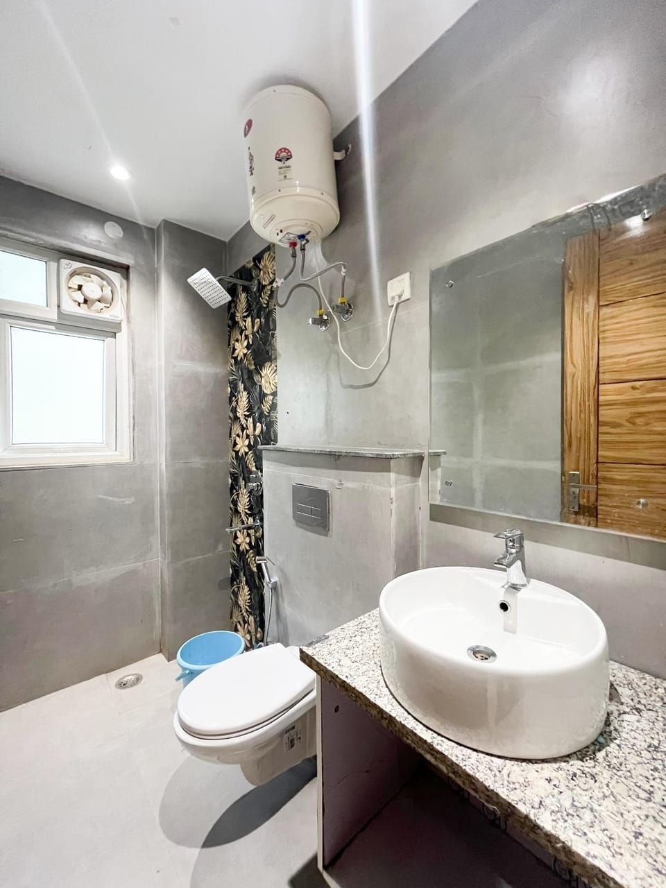 Shower, Toilet, Bathroom