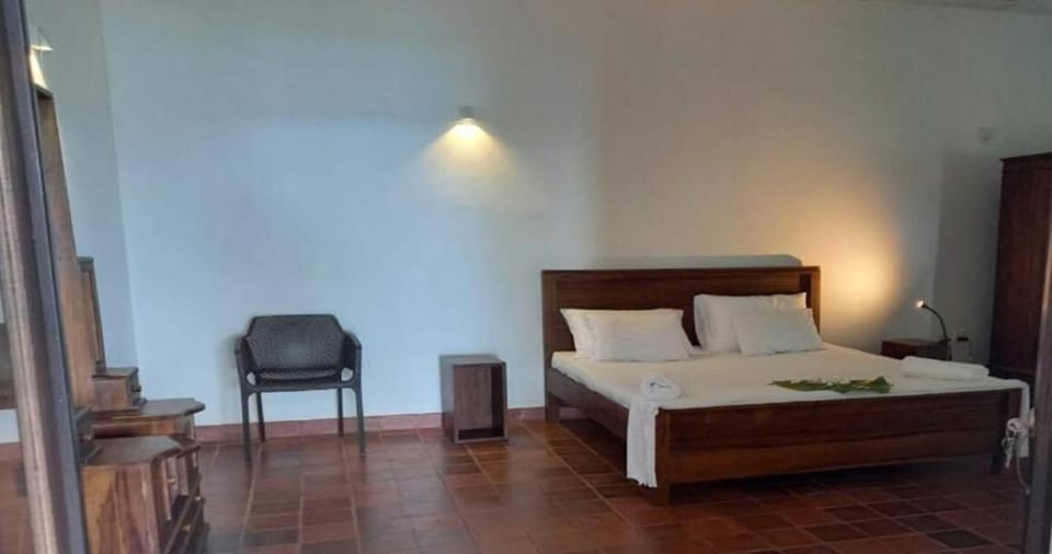 Tangalle Bluewind Hotel in Tangalle