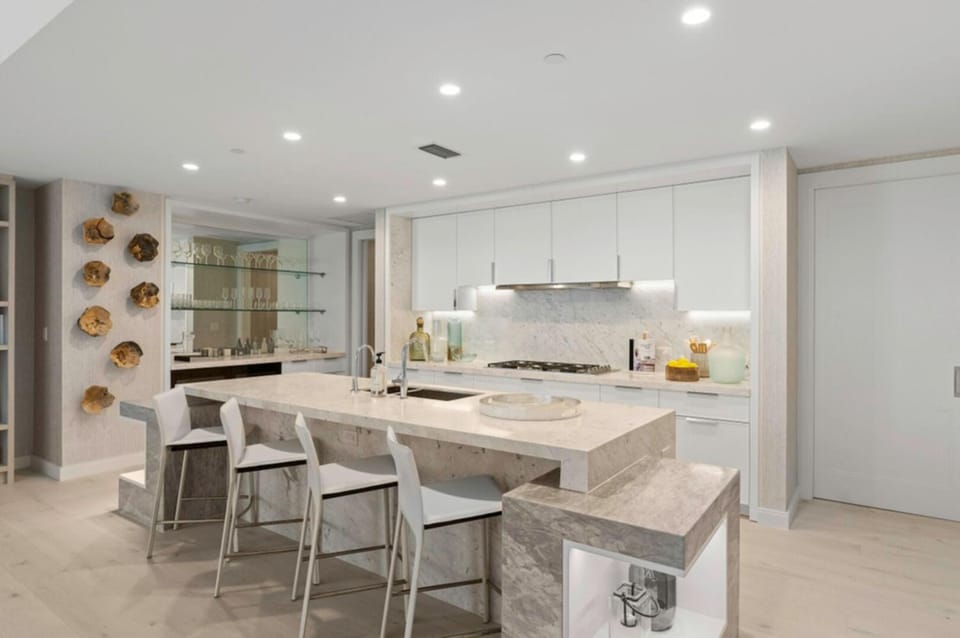 Two Bedroom Oceanfront Residence with Private Den Apartment in South Palm Beach