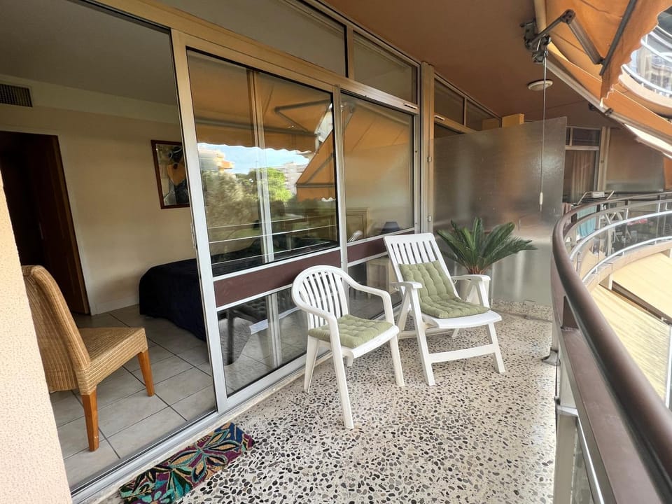 Nice Côte d'Azur Pool & Beach Apartment in Cagnes-sur-Mer