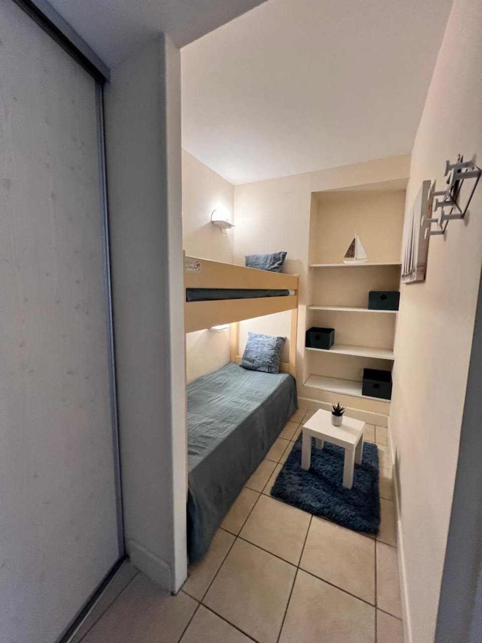 Nice Côte d'Azur Pool & Beach Apartment in Cagnes-sur-Mer