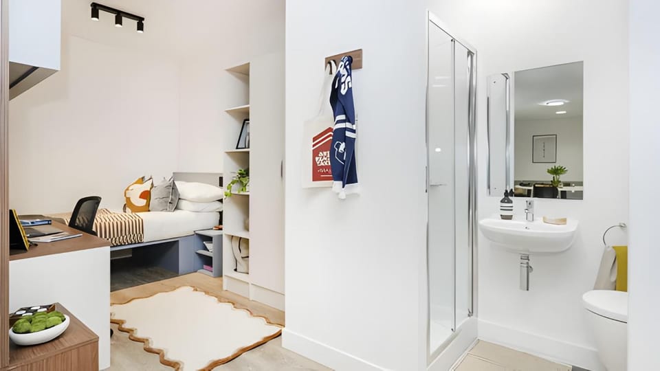 Bathroom, Bedroom