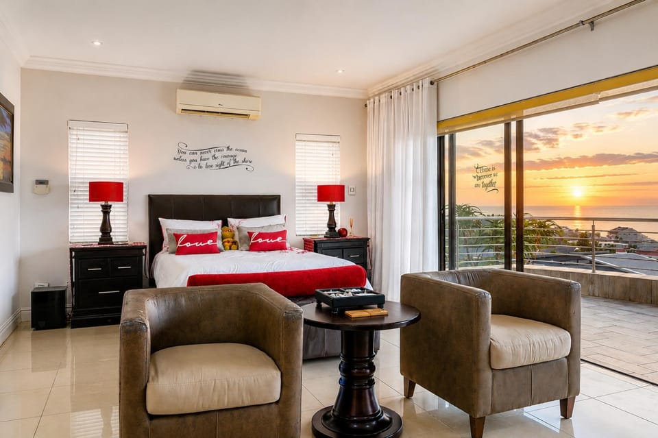 Natural landscape, View (from property/room), Balcony/Terrace, Seating area, Bedroom, air conditioner