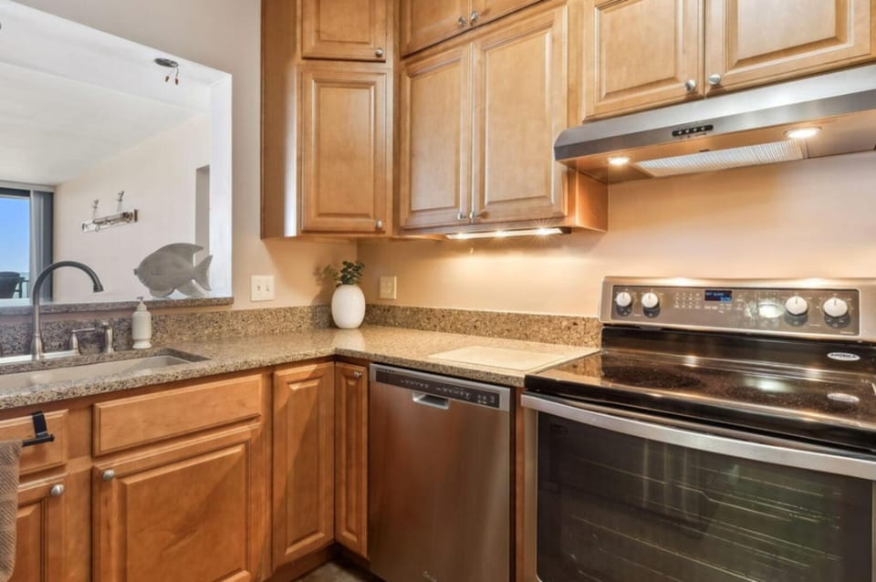 Oceanfront Two Bedroom Retreat with Private Balcony Apartment in Jacksonville Beach