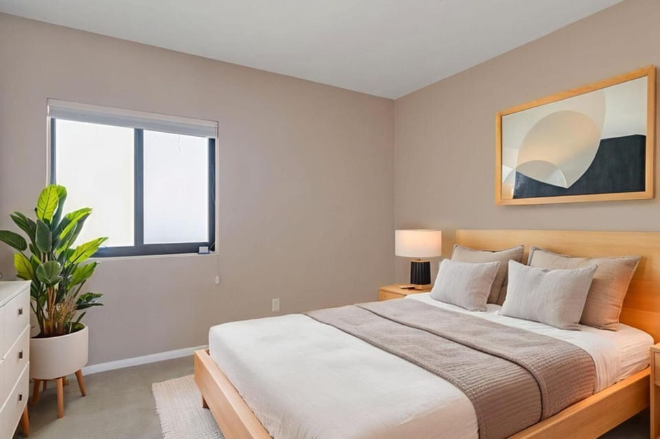 Oceanfront Two Bedroom Retreat with Private Balcony Apartment in Jacksonville Beach