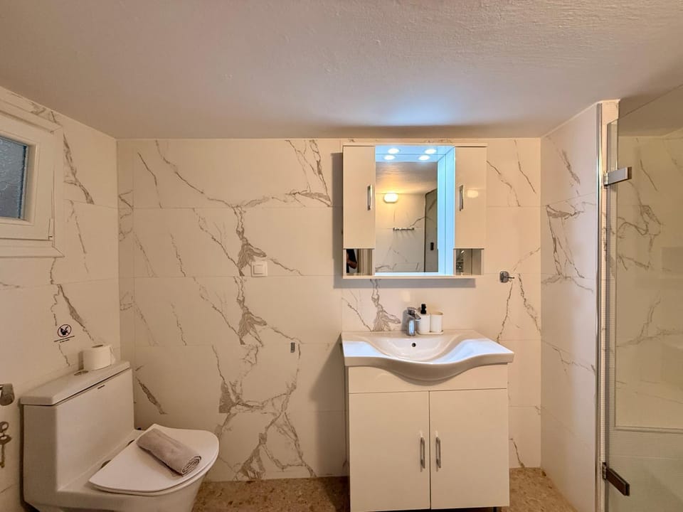 Shower, Bathroom