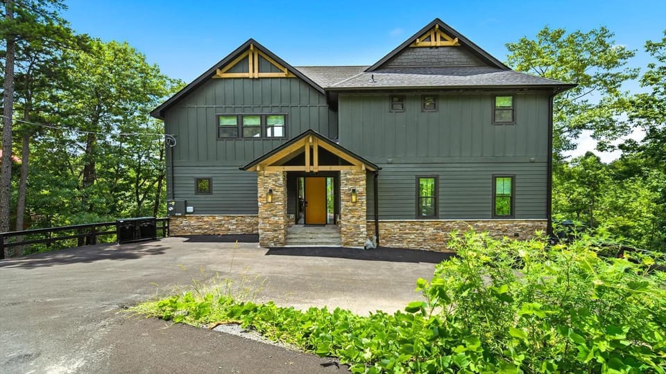 Milk & Honey Chalet in Sevier County