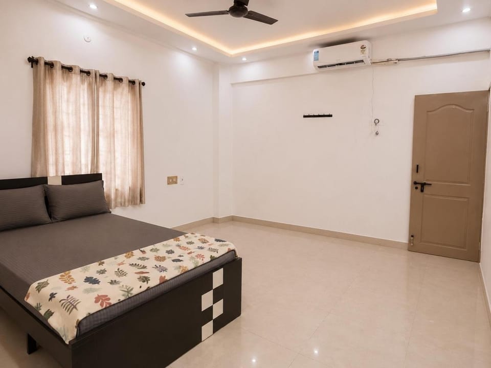 Bedroom, air conditioner