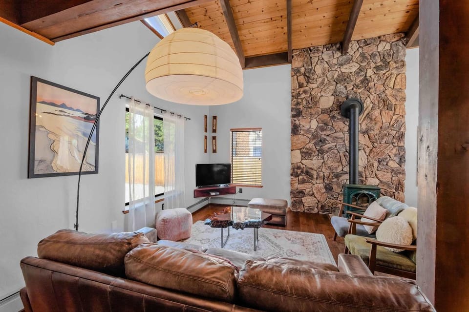 Lakewood Escape 3BR Retreat Apartment in South Lake Tahoe