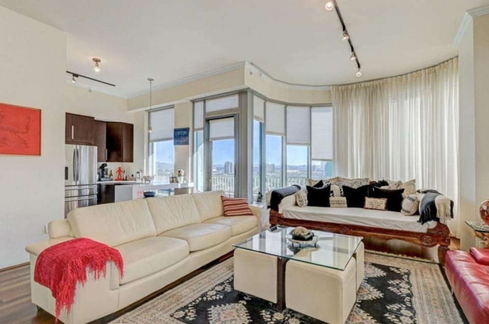 Las Vegas Residence with Panoramic Strip Views Apartment in Las Vegas Strip