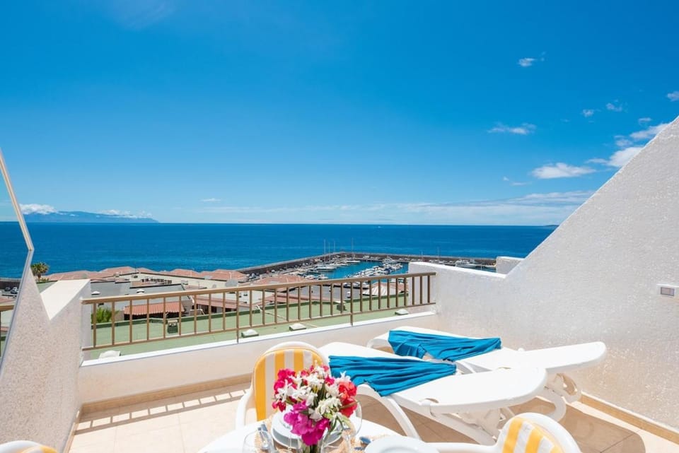 Bright 1BR Apartment with Pool & Ocean Views Apartment in Acantilados de Los Gigantes