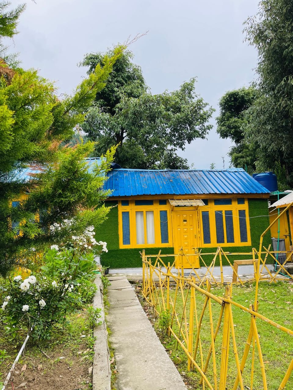 Moonlight huts camps Hotel in Himachal Pradesh